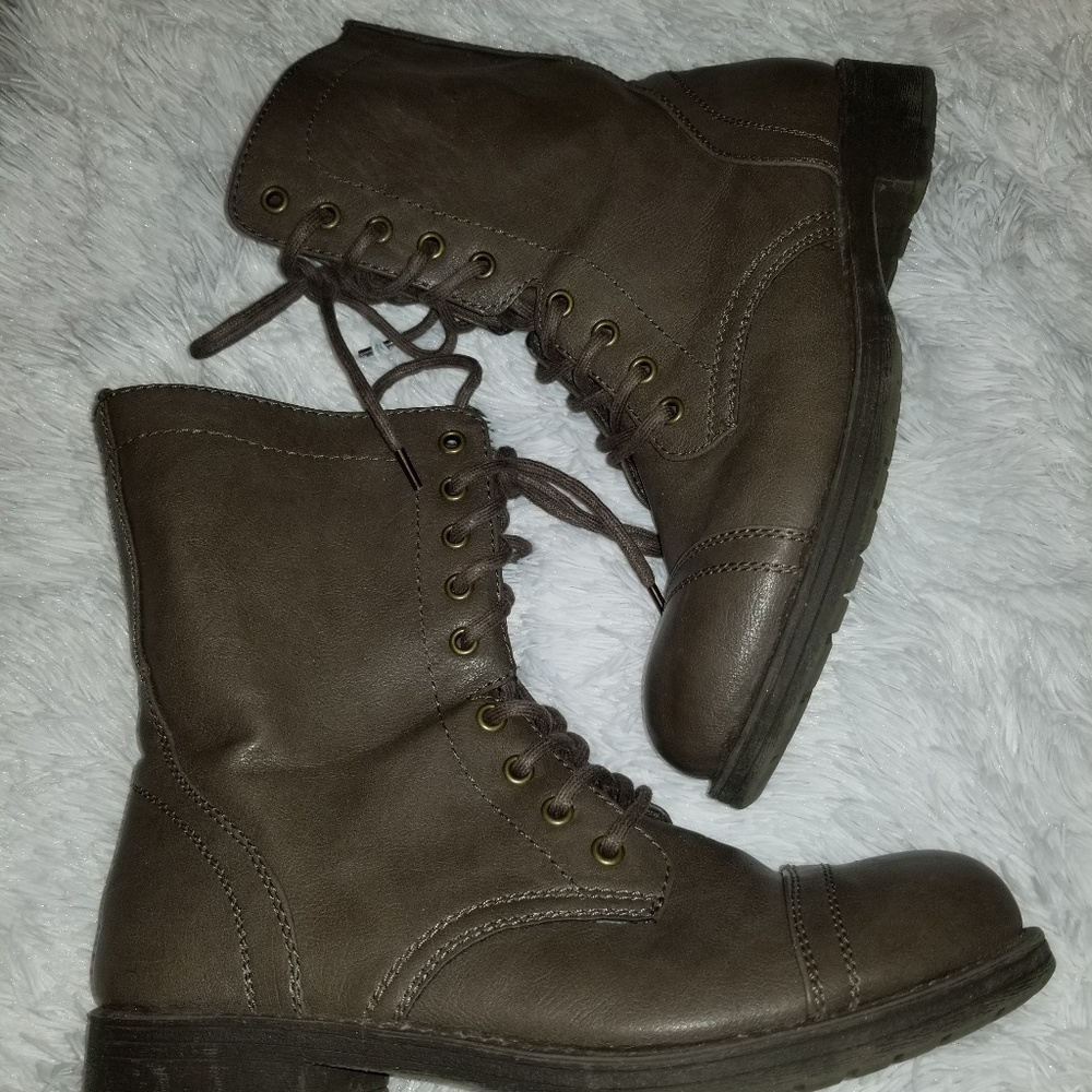 Taupe combat boots